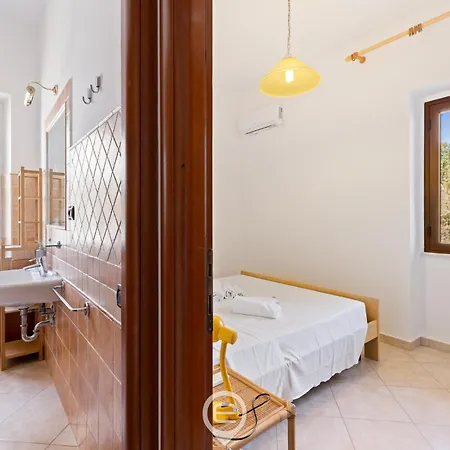 Estay - Is Feminas 26 - On The