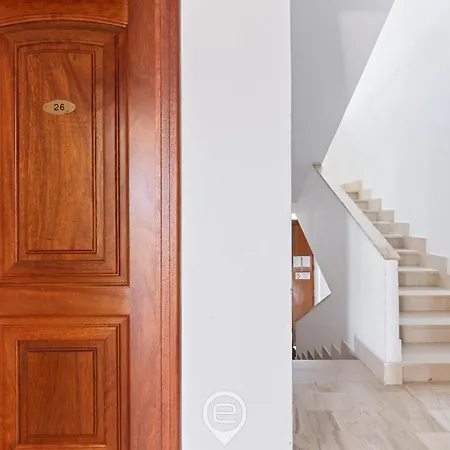 Estay - Is Feminas 26 - On The Appartement *